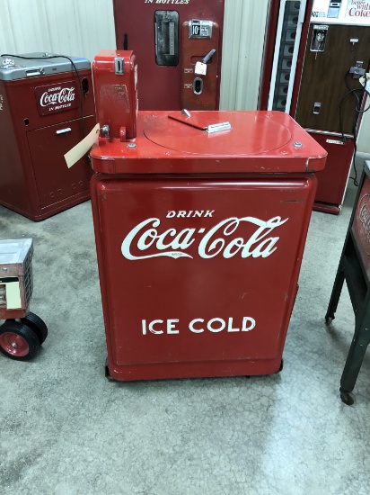 Cavalier Ice Cold Coca-Cola pop box