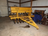 Hay Van 80-96 no-till drill, large/small seed bin