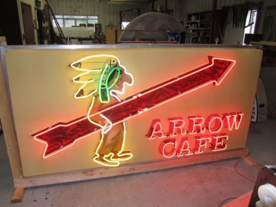 Arrow Café Neon Embossed 4Ftx8Ft