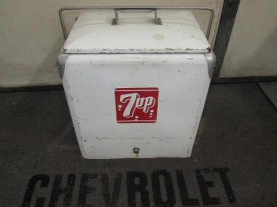 7Up Ice Chest Metal 19X13X17