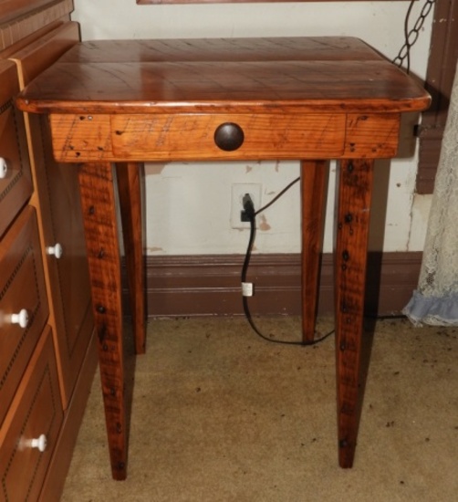 Rustic wooden accent table w/drawer, 28"Tx22"Wx22"