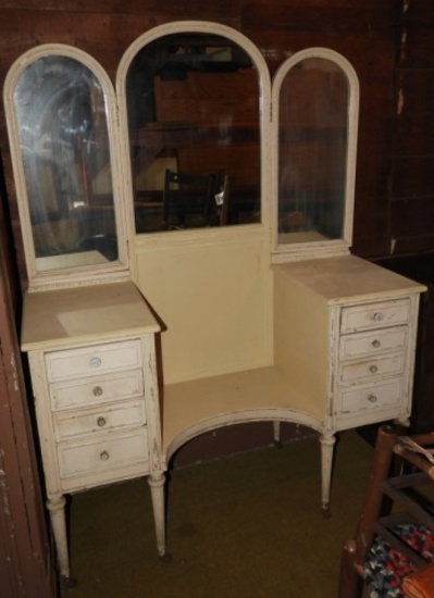 Ladies dresser, 8 drawers, 3 mirrors, 68"Tx51"Wx20