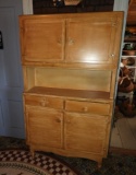 Older kitchen cabinet w/ 4 doors & 2 drawers, 68