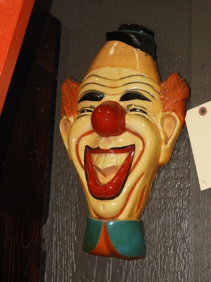 Carnival chalk clown face, 9"x16"