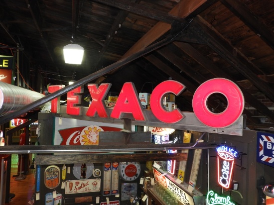 Texaco sign w/ individual light up letters