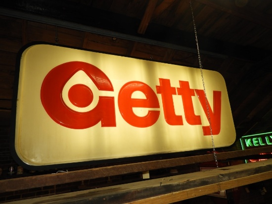 Getty DS plastic light up sign, 42"x96"