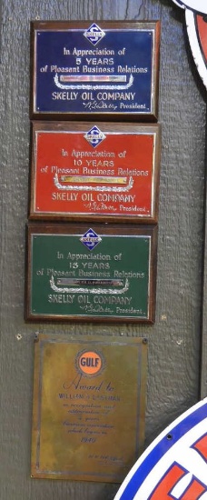 3 Skelley plaques & 1 Gulf brass award
