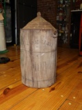 Early wood lined oil can