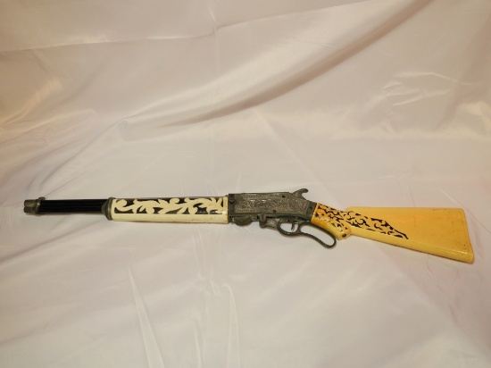 Hubley child's cap rifle, lever action