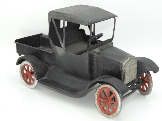 Model T stamped tin pickup, 12"L
