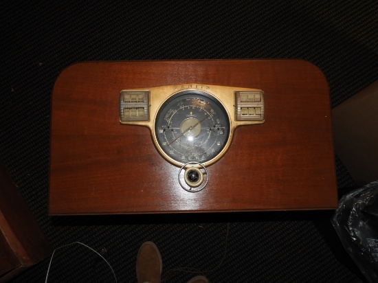 Zenith floor model radio