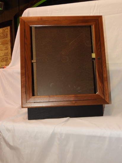 Wooden slant front display cabinet, 21"x25"