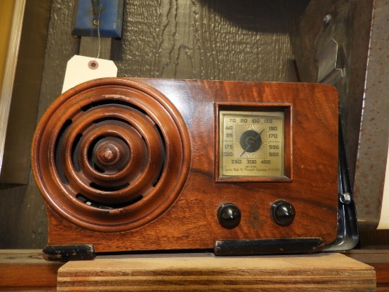 Emerson wood case radio mdl 8X212