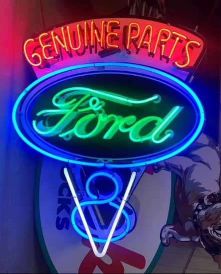 Ford Genuine Parts V8 neon, 32"x27"