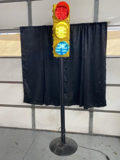 Stop light w/ base & pole, 93"T