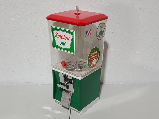 Sinclair .25 gumball machine, with key