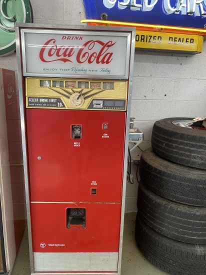 Coca-Cola box Westinghouse w/ water fountain, 10 c