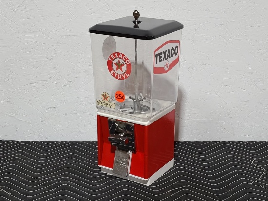 Texaco .25 gumball machine with key