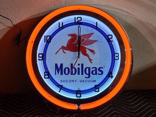 Mobilgas neon clock, 20in