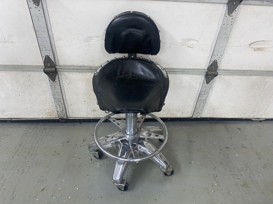 Motorcycle seat mechanics stool