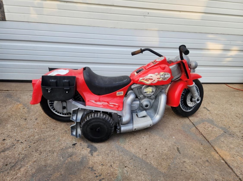 Harley davidson best sale power wheels trike
