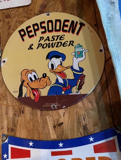 Pepsodent w/ Donald Duck & Goofy