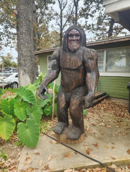 8' tall carved green eyed sasquatch