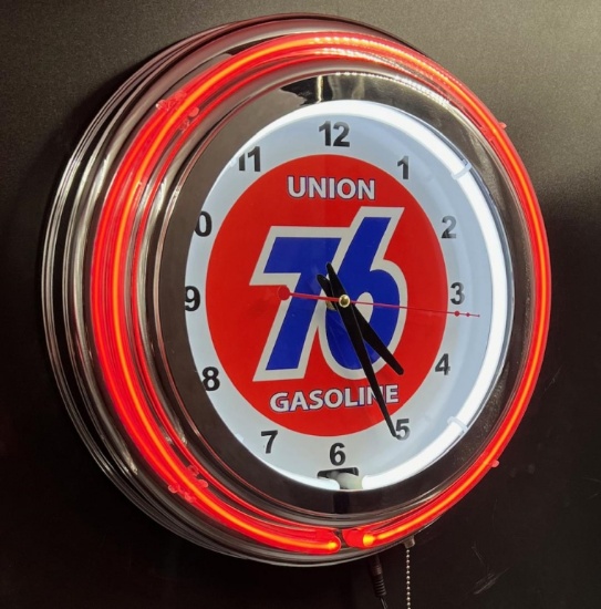 Union 76 16" neon clock,  great working condition