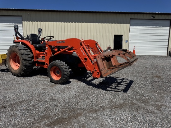 Kubota L3830 tractor, MFWD HST w/ LA723 loader