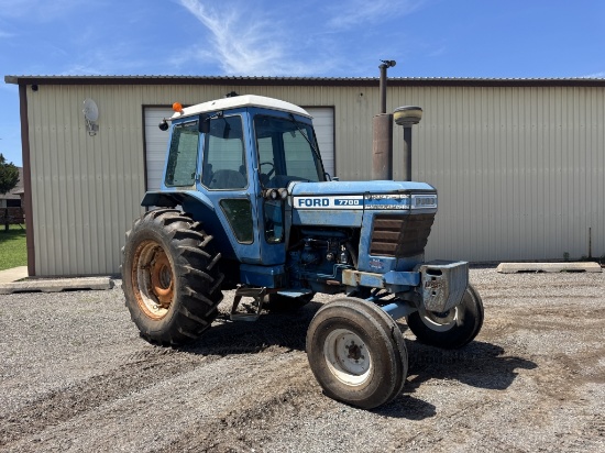 Ford 7700 Blue Power Special cab tractor