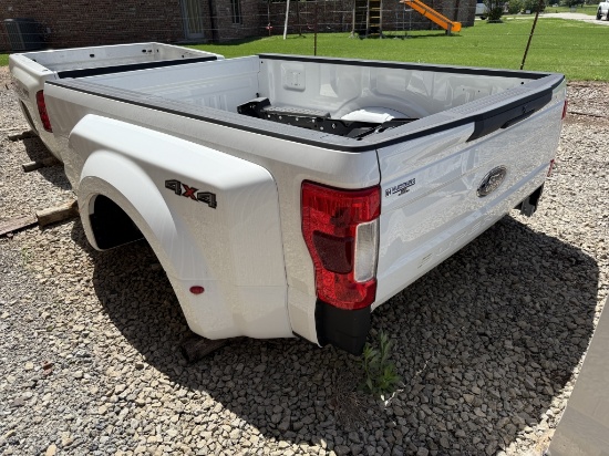 New pull-off 2022 Ford 1-ton pickup bed