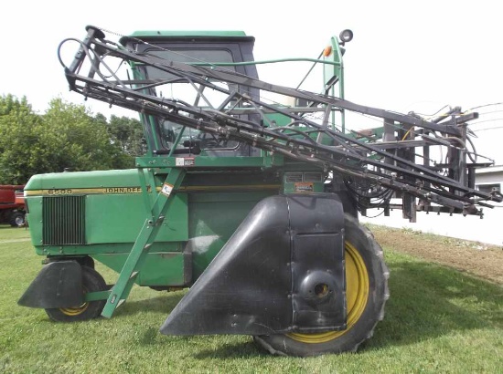 John Deere 6500 Sprayer