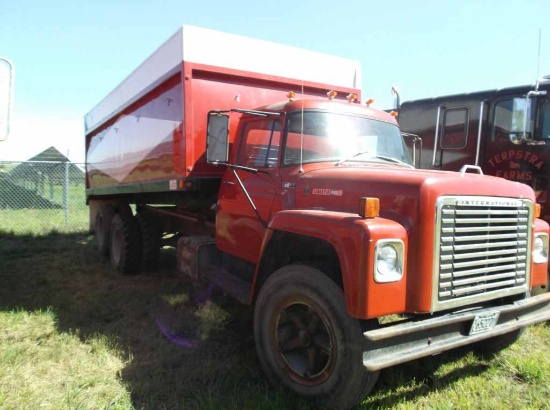 1974 International Loadstar 1700 Grain Truck