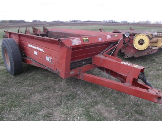 International 540 Manure Spreader