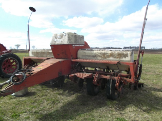 International 400 Planter