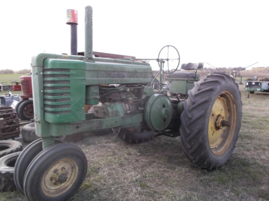 John Deere G Tractor