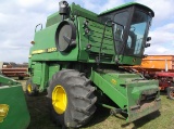 John Deere 6620 Titan II Combine