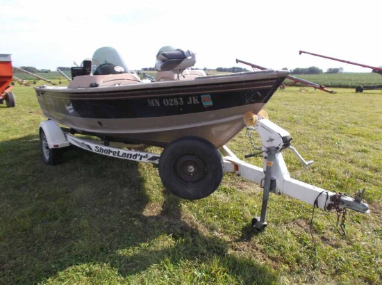 1995 Lund Pro Deluxe Boat