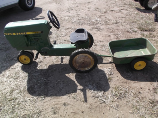 Childs John Deere Pedal Tractor