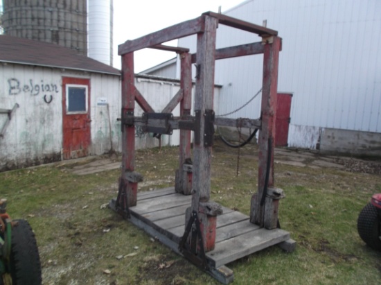Draft Horse Shoeing Stall