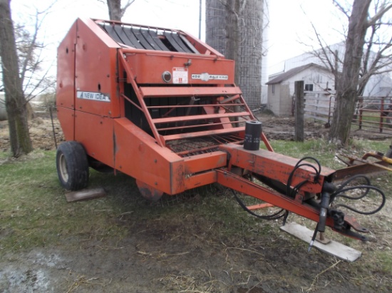 New Idea 456 Round Baler