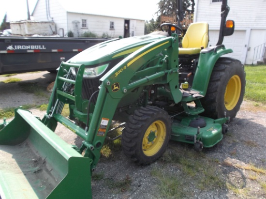 John Deere 3039 MFWD Lawn Tractor