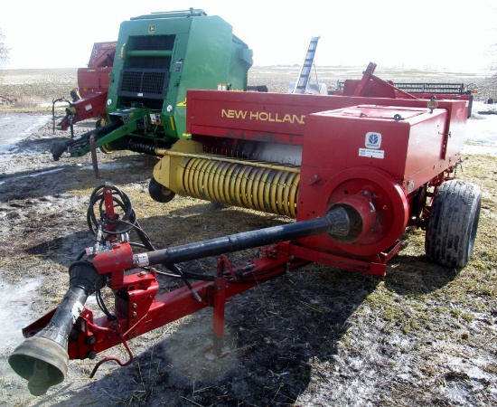 575 New Holland High Capacity Square Baler!