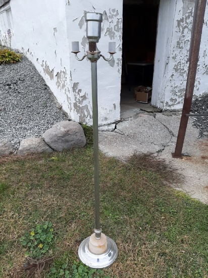 Metal Lamp Stand!
