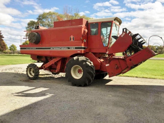 International 1420 Axil Flow Combine with 820-13 Flex Head & 844 Corn Head!