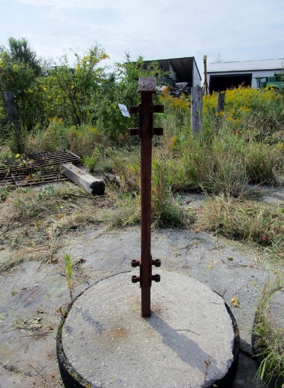 Free Standing Steel Posts with Hinges!