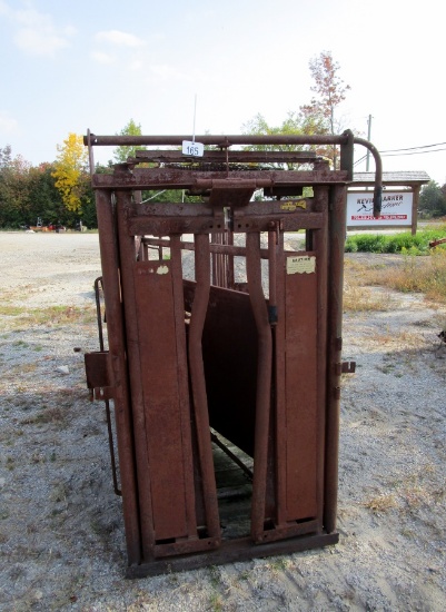Martin Cattle Chute with Palpitation Cage!