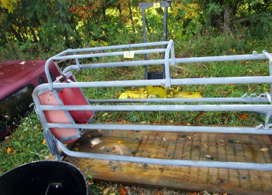 Hog Farrowing Crate!