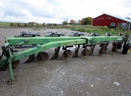 John Deer 6 Furrow Hydraulic Variable Width Semi Mount Plow!