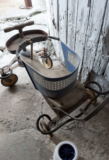 Antique Baby Stroller!